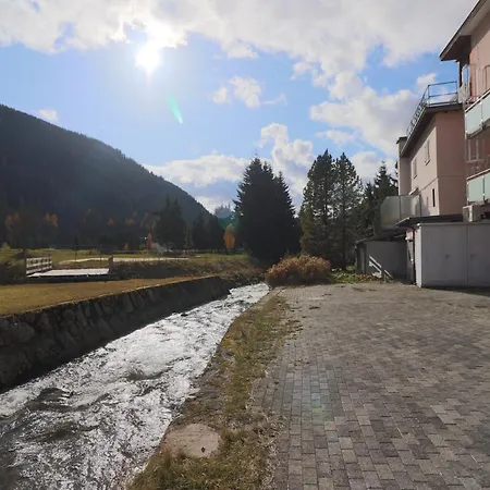 Golf - Schmid 公寓 *